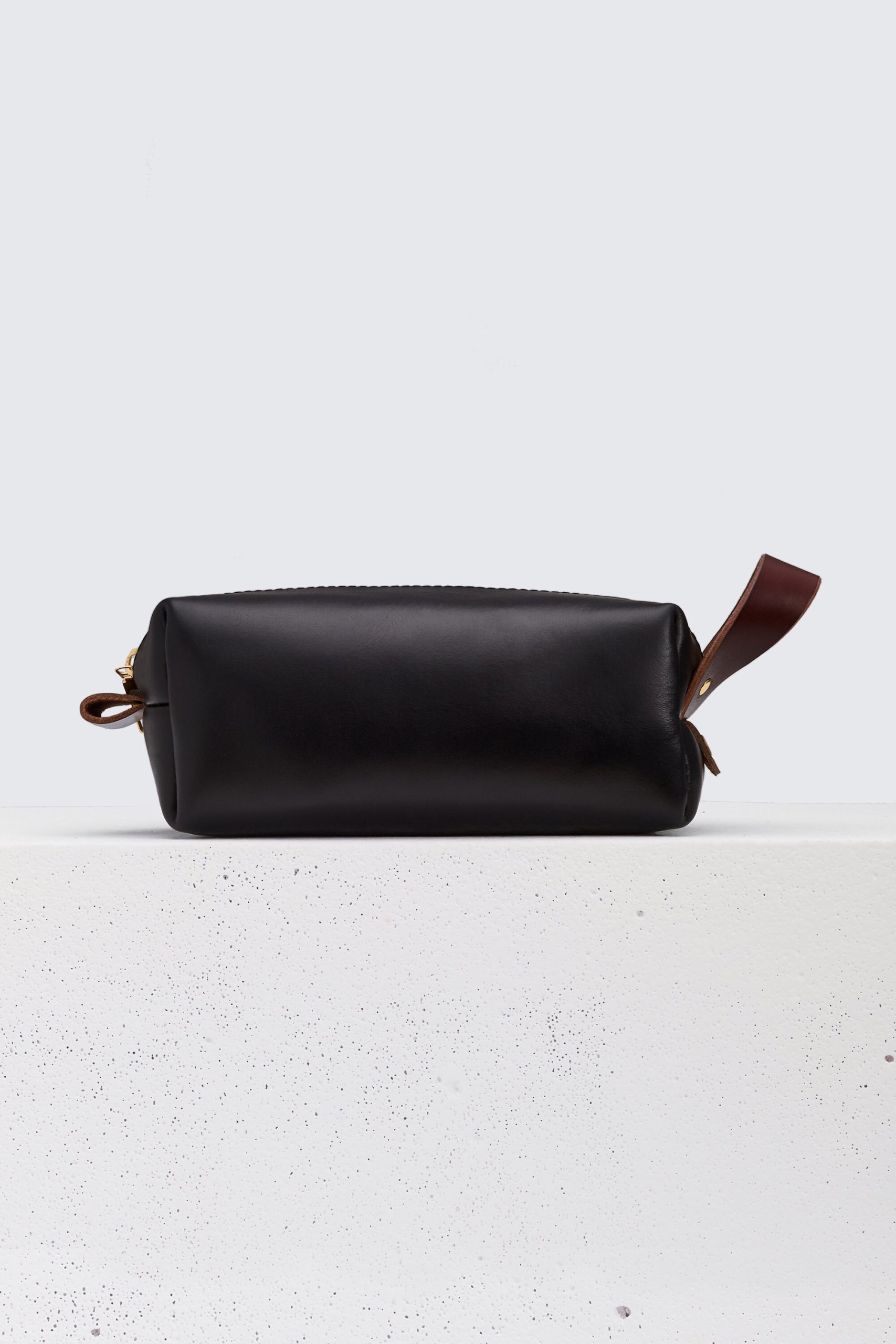Horween Black Chromexcel Leather Dopp Kit Bag /