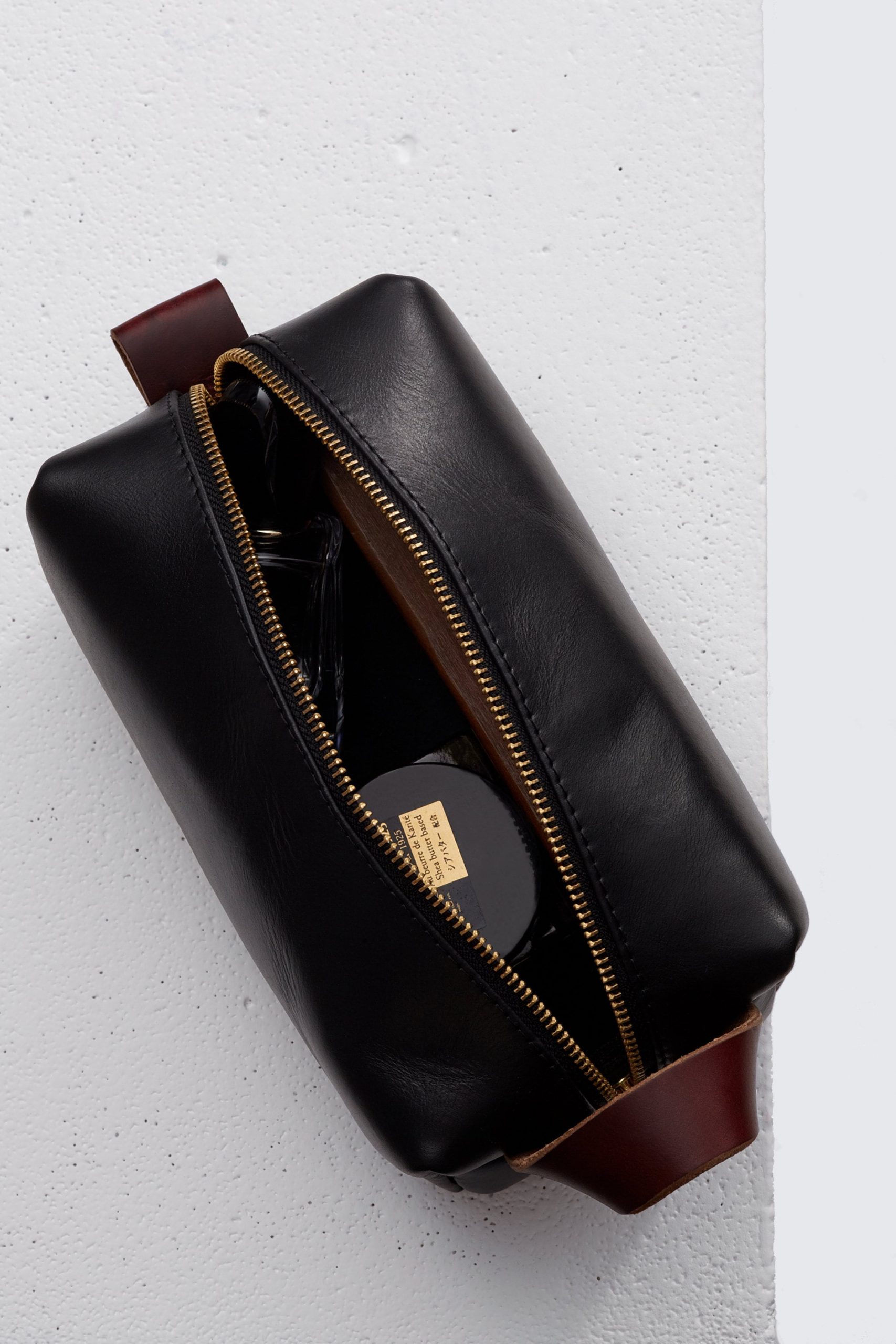 Horween Black Chromexcel Leather Dopp Kit Bag /