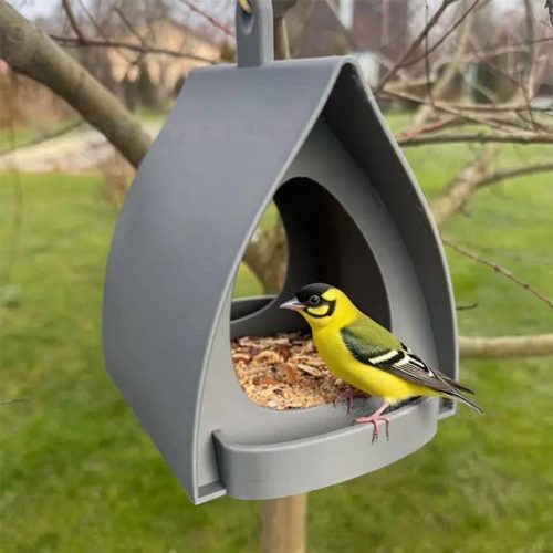 One Feeder, Every Season, Countless Little Moments
